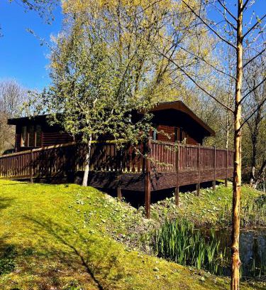 Allerthorpe Chalet De Esquí | Secluded Rustic Cabin - A Digital Detox Paradise.