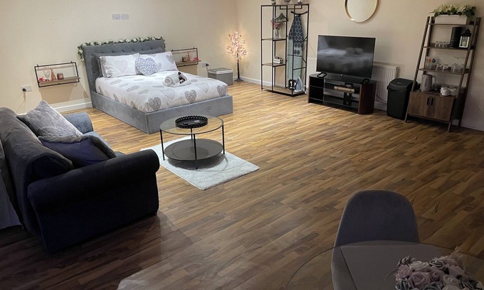 Ferndown Apartamento | Secluded secret garden Adults only