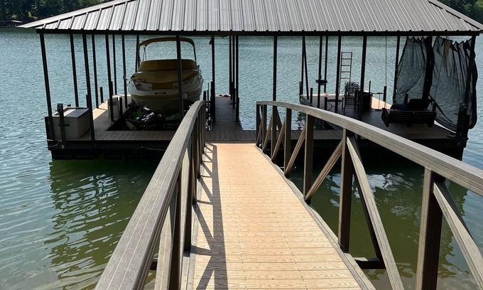 Seneca Casa | Clemson Lakefront, 3 millas al campus, Bass Tournaments, Snow Birds ¡Bienvenido!