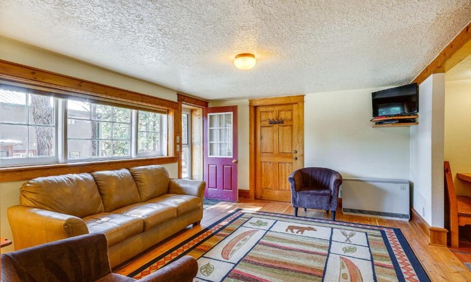 Weston Casa | Secluded Stonewall Cabin with Mountain View!