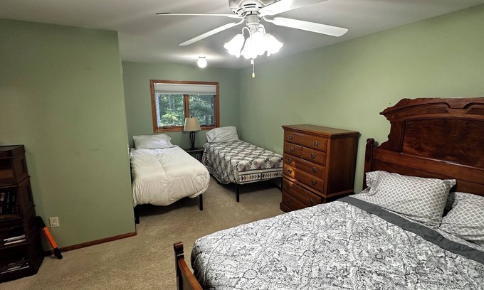 Nisswa Casa | Secluded Towering Pines in the Heart of Nisswa 4 bedroom