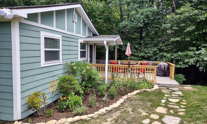 Hendersonville Cabaña | Secluded Treasure by the Woods in Apple Country