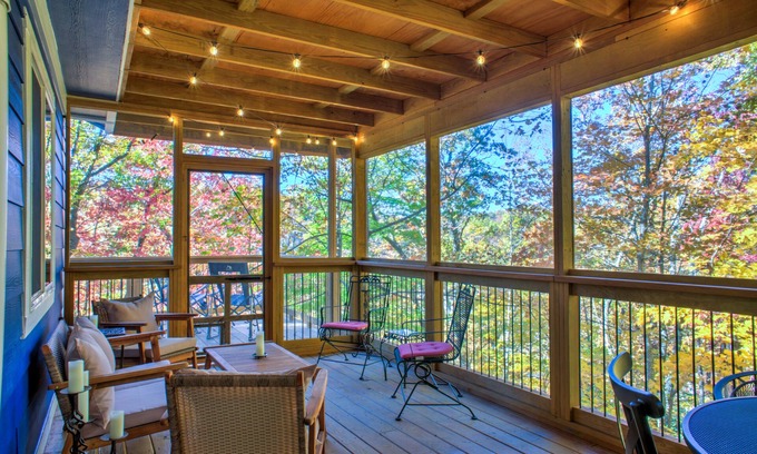 Fairview Casa | Secluded Treehouse w/ Hot Tub + Biltmore Pass | Pet-Friendly Forest Escape