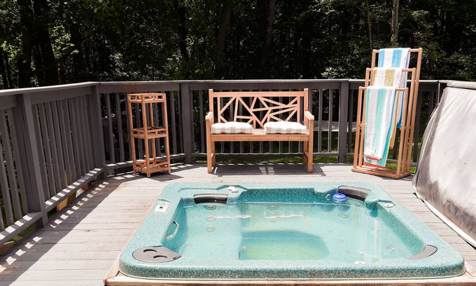Boring Casa | Secluded Vacation Home with private backyard oasis & access to resort amenities