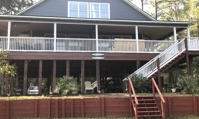 Freeport Casa | Secluded Waterfront with deep water dock, trailer parking, and public boat ramp