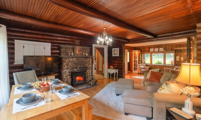 Solon Springs Cabaña | Secluded Wisconsin Cottage w/ Nearby Lake Access