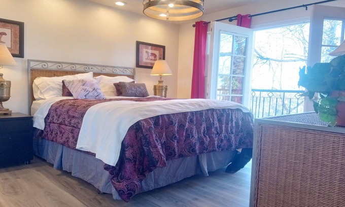 Millcreek Casa | Secluded Wooded Lot in the Heart of the City