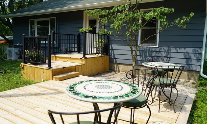 Dowagiac Cabaña | Secluded Woods Edge Cottage in Dowagiac MI.