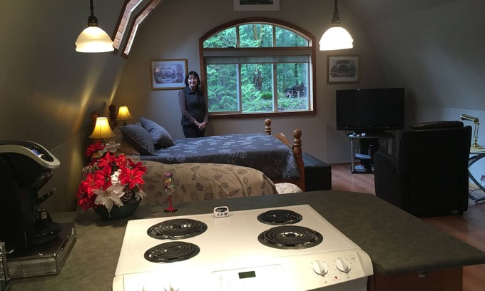 Shawnigan Lake Chalet De Esquí | Aislamiento en 4 acres privados.