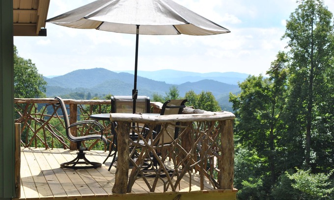 Todd Casa | 1000 acres de soledad + Million Dollar View + Appalachian Farm Stay