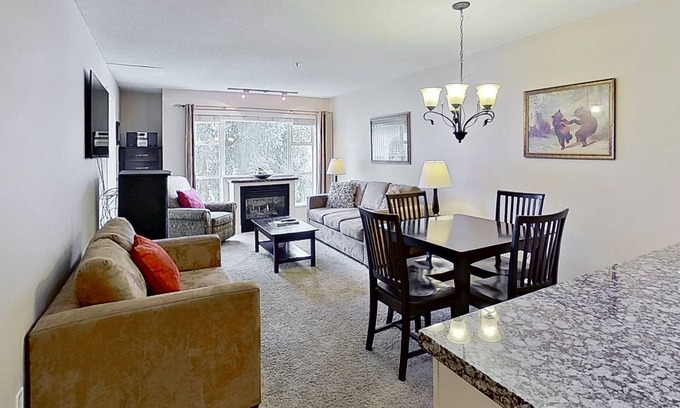 Blackcomb Condominio | Second-floor 1 bedroom condo steps from the gondola