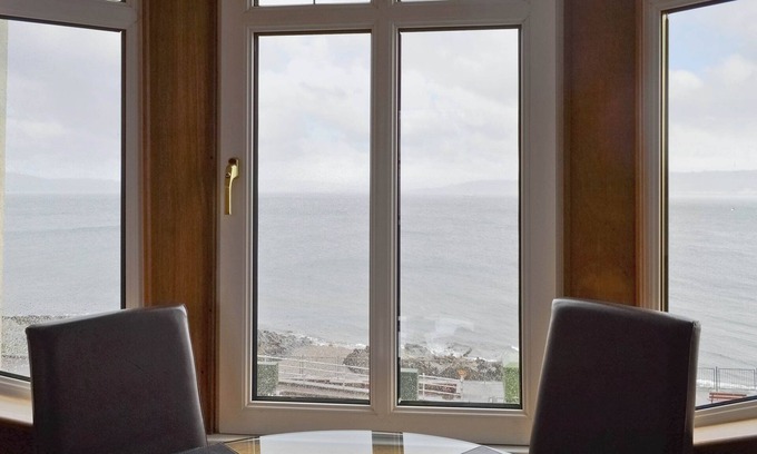 Kilmun Cabaña | 2 bedroom accommodation in Kirn, by Dunoon