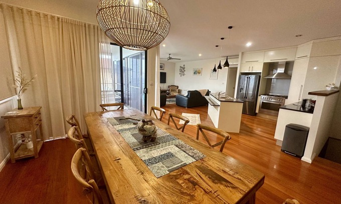 Bonny Hills Casa | Second level on Honey Suckle with Stunning Ocean Views.