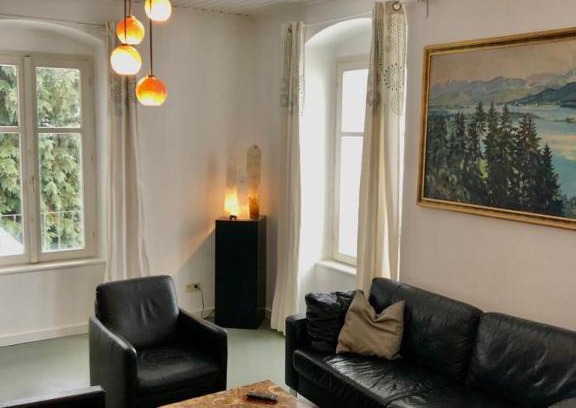 Poertschach am Woerthersee Apartamento | Secret Garden Villa