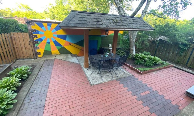 Wilkinsburg Apartamento | Secret Garden by Frick Park with Garage Parking