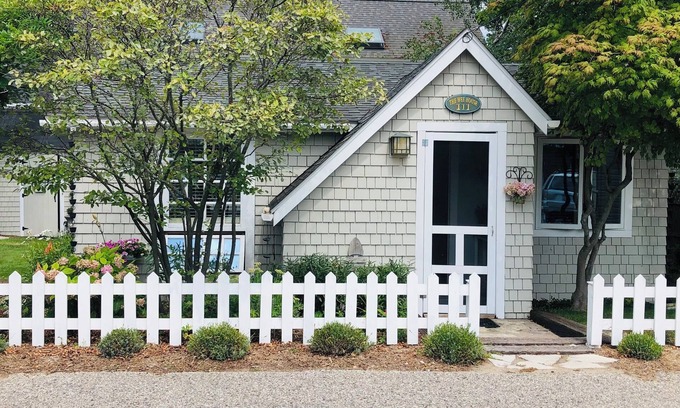 Frankfort Cabaña | Secret Garden Cottage steps from Lake Michigan beach