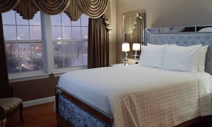 Northeast Kansas City Casa | Secret Place