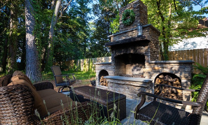 Elizabeth City Casa | Secret Treasure-1.5 acres- Amazing Backyard!