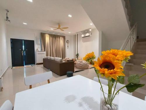 Malacca City Casa | SecreteGarden627 3 storey 5r4b PartyHome 12-20pax