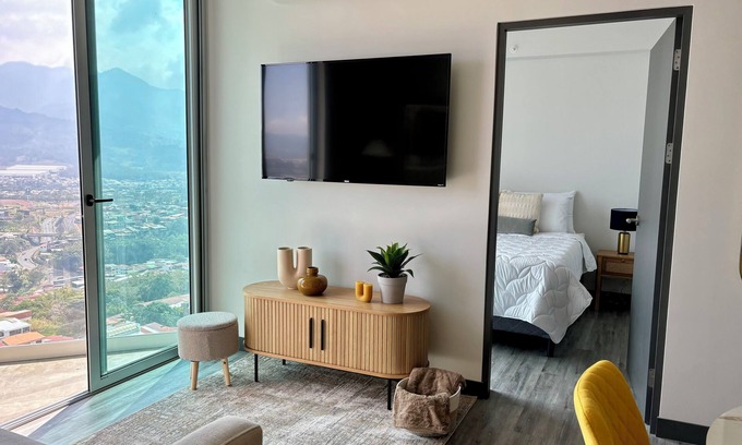 San Miguel Apartamento | Secrt Sabana - Lux 2-bedroom apartment in San José with great view and location