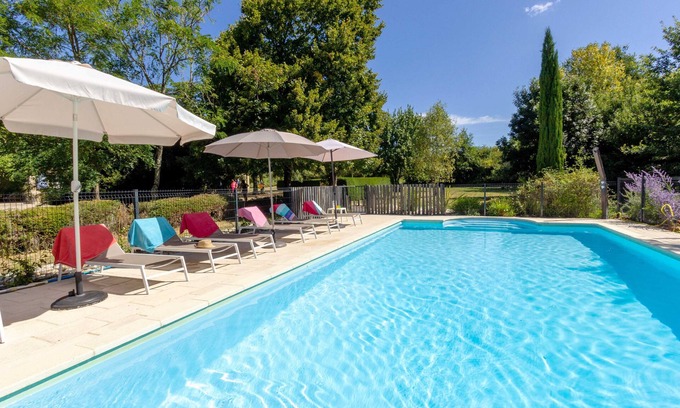 Bourgougnague Casa | Secure gated and fenced pool, quiet rural location, Air Con. Near historic towns