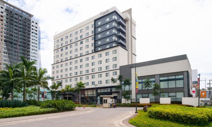 Poblacion District Hotel | Seda Abreeza - Newly Renovated