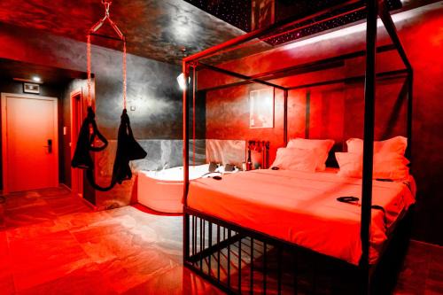 Sector 4 Apartamento | Seductive refuge Red rooms Bucharest