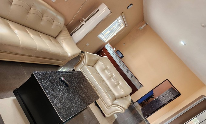Ofin Casa | See Good Guest House Enimarire