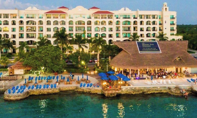 Cozumel Condominio | See Video - Oceanfront - 5-STAR - 3 Bedroom - 4th Floor - Storm Insurance Incl.