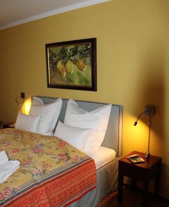 Petting Apartamento | SEEBERGER GÜTL - by "Schloss Gessenberg" Exclusive apartments with a historic ambience for lovers of art and antiques