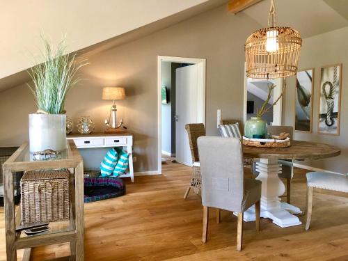 Hohwacht Apartamento | Seesucht-Hohwacht - Grosse Ferienwohnung im Beachhouse-Stil, 2 Balkone, 2 SZ und nur 300m zum Strand