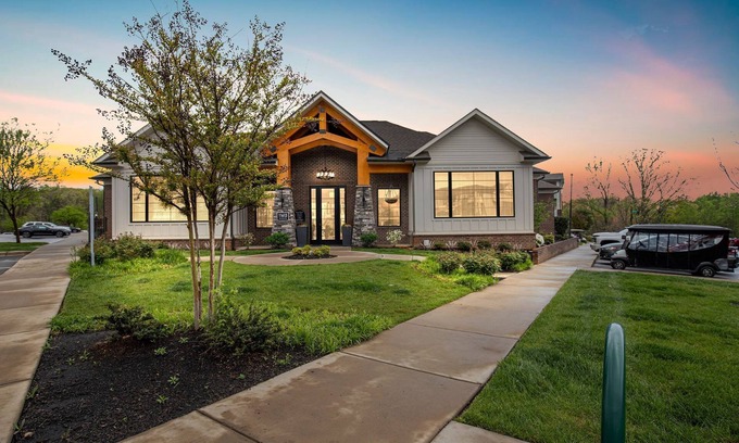 Farragut Apartamento | Seize Serenity: Overlook at Farragut - Knoxville's Ultimate Urban Escape