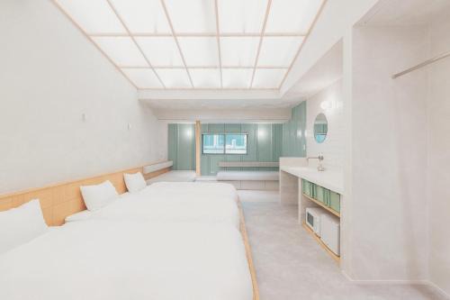 Higashi-osaka Hotel | SEKAI HOTEL Deep Osaka Experience