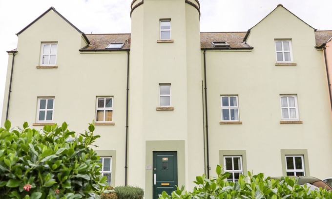 Killyleagh Apartamento | SELAH, country holiday cottage, with a garden in Killyleagh