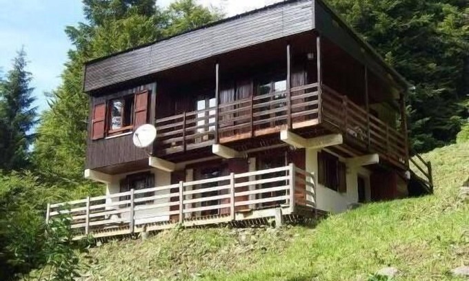 Laveissiere Chalet De Esquí | Chalet independiente ubicado al pie de las pistas.