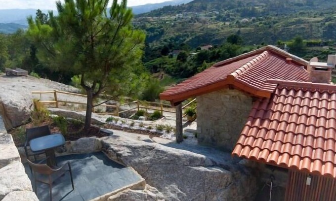 Arcos de Valdevez Cabaña | Casa rural (alquiler íntegro) Lugar de Oucias, Carralcova para 2 personas