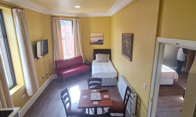 Burnham-on-Sea Apartamento | Self catering apartment close to Beach