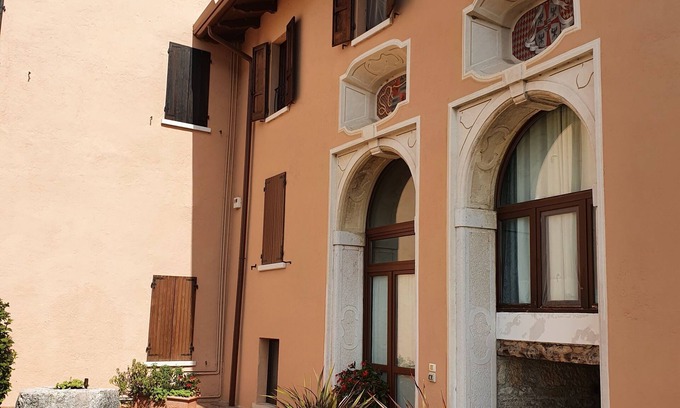 Villanuova sul Clisi Apartamento | Self Catering Apartment In A Beautiful 16th Century Building