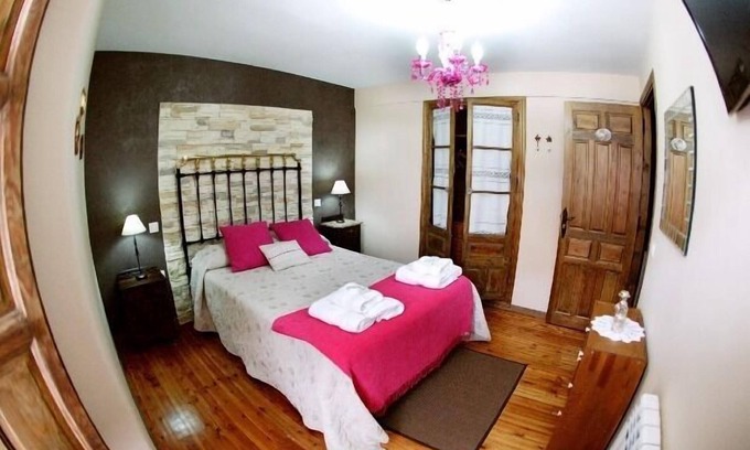 Pradena Cabaña | Casa rural (alquiler íntegro) Balconada de la Molinera para 6 personas