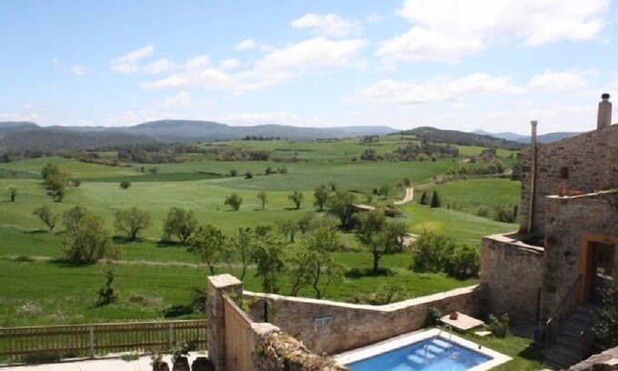 Les Piles Cabaña | Casa rural del s.XVI con piscina privada y vistas a la montaña