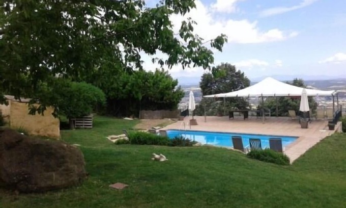 Camos Cabaña | Casa rural (alquiler íntegro) Can Serrallonga para 15 personas