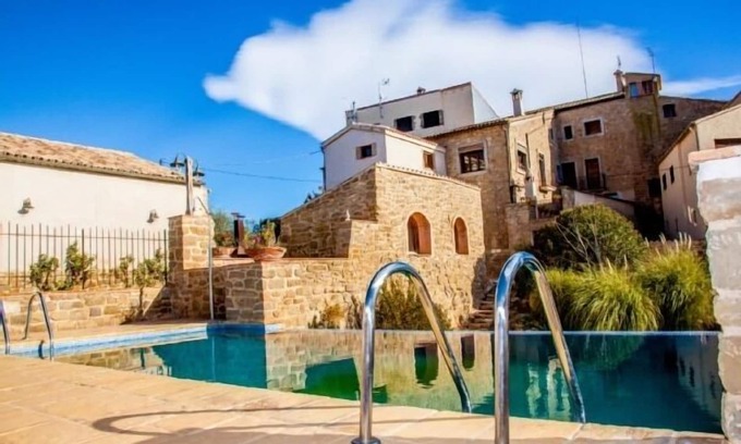 Oliola Cabaña | Casa rural (alquiler íntegro) Cal Albareda para 15 personas