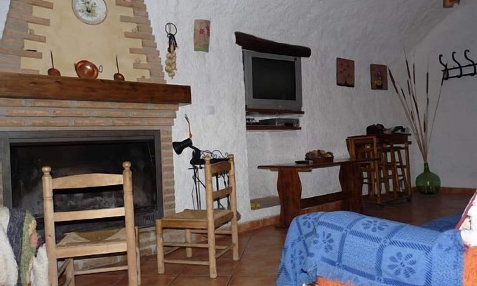 Cullar Cabaña | Cueva El Monteron, capacidad para 12 personas. Ideal para grupos.