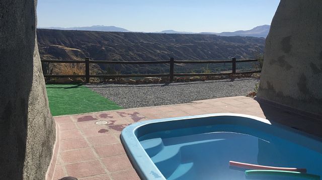 Gorafe Cabina | Self catering Cuevas el Torriblanco for 4 people