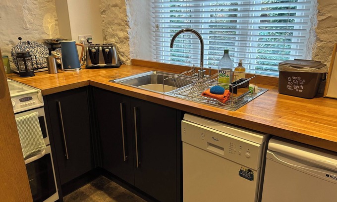 Cribbs Causeway Cabaña | Self catering cottage in Bristol, lovely rural setting, excellent facilities