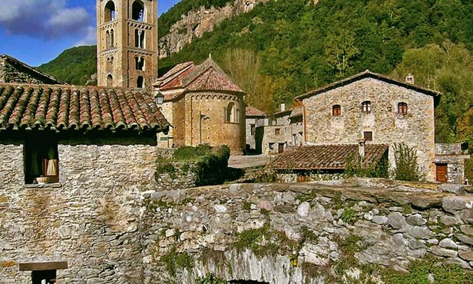 Rocabruna Cabaña | ⭐Casa rural acogedora 4pers en plena naturaleza l'Alta Garrotxa⭐BBQ/ WIFI/Jardín