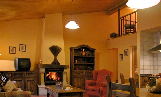 Rascafría Cabaña | Dúplex rural (alquiler íntegro) para 2 personas con chimenea. En Rascafría