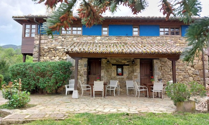 Quiros Casa | Casa de cuatro o cinco plazas con jacuzzi dentro del dormitorio de matrimonio