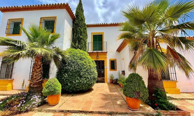 Ronda Cabaña | Villa Aurora, casa con piscina en un entorno natural.
