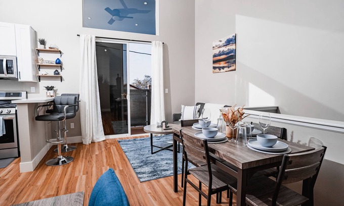 Reno Apartamento | Self Check-In🔷500mbps🔷Pets OK🔷Walkers Paradise🔷2 Smart TV's🔷Arcade Machine